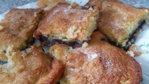 Homemade Blueberry & lemon buttermilk cake - deanysdesigns.co.uk