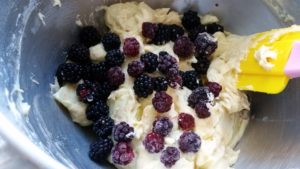 Homemade blackberry & apple cake - deanysdesigns.co.uk