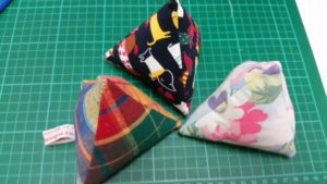 Handmade easy pin cushion - deanysdesigns.co.uk